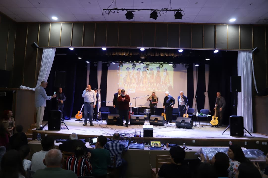 თერჯოლის მუნიციპალიტეტის მერი ანსამბლ "შესანიშნავი შვიდეულის" კონცერტს დაესწრო