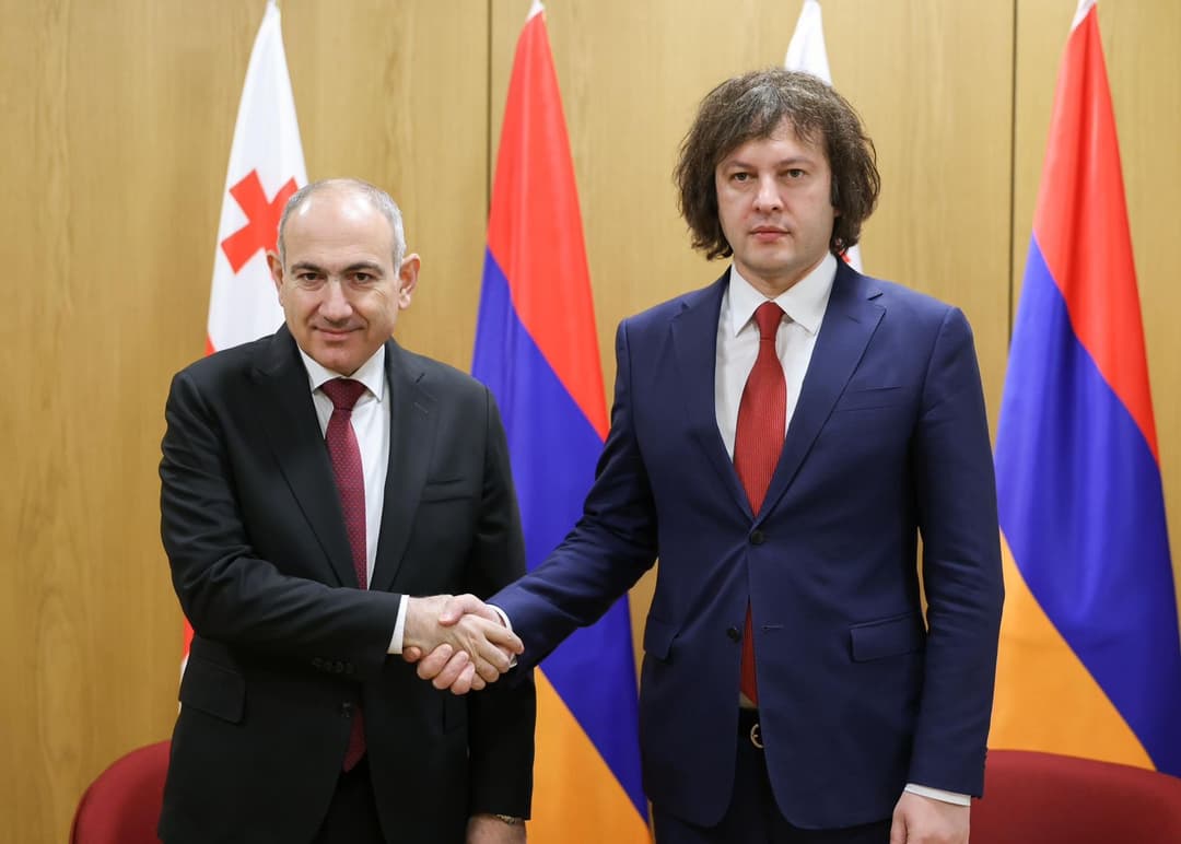 Armenia’s PM congratulates Georgian PM on Independence Day