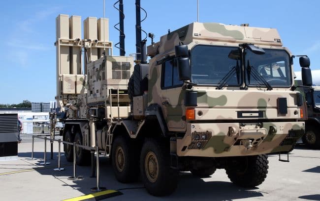 Ukraine receives new IRIS-T air defence system from Germany, Zelenskyy Says