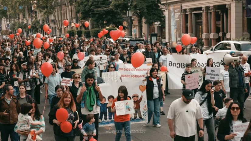 "ვაგრძელებთ 24-საათიან აქციას სახელმწიფო კანცელარიის წინ, ასევე მოგიწოდებთ, შემოგვიერთდეთ დიუშენის ყოველკვირეულ მარშზე"