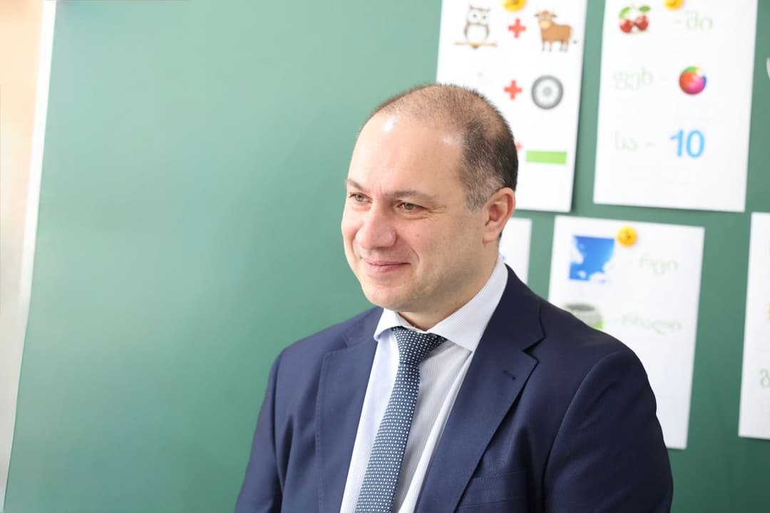 გივი მიქანაძე - სკოლის დამთავრება თქვენი წარმატების მხოლოდ დასაწყისია, ძალიან მეამაყება, რომ ჩვენს სამშობლოს ასეთი ღირსეული ახალგაზრდობა ჰყავს
