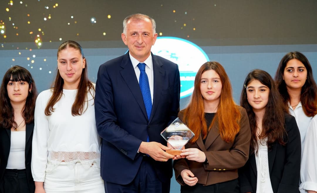 ზურაბ პატარაძემ ბათუმის წარმატებული სპორტსმენების დაჯილდოებაში მიიღო მონაწილეობა