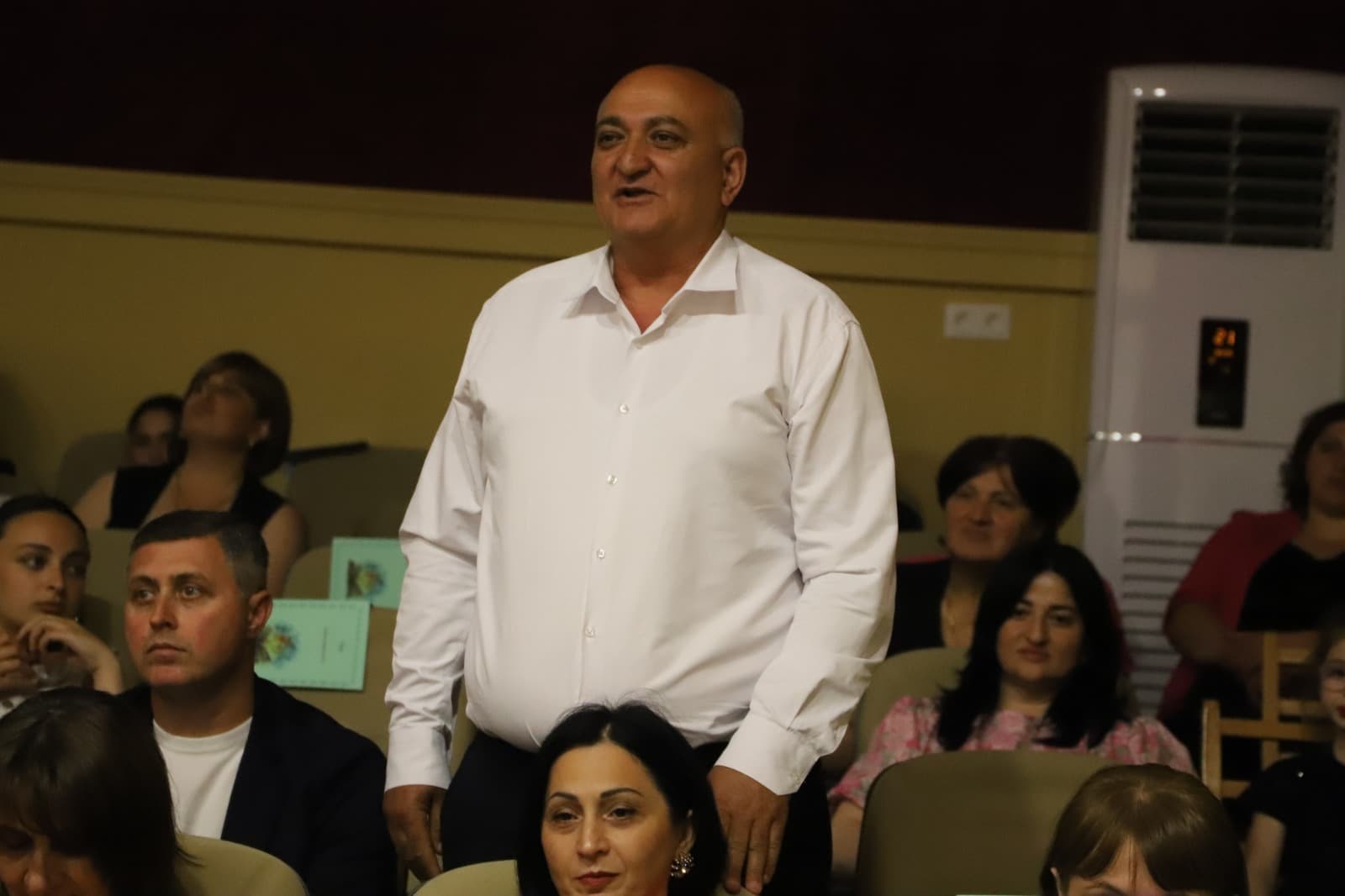 <p style="text-align: justify">თერჯოლის მუნიციპალიტეტის მერის პირველი მოადგილე ზვიად ბაზაძე მოსწავლე ახალგაზრდობის მუნიციპალური ცენტრის ღონისძიებას დაესწრო.</p><p style="text-align: justify">მუსიკალური ღონისძიება სახელწოდებით "კლავირის დაკარგული ზღაპარი" ცენტრის აღსაზრდელებმა წარმოადგინეს.</p><p style="text-align: justify">ღონისძიებას ადგილობრივი ხელისუფლების, სასკოლო საზოგადოების წარმომადგენლები და მშობლები დაესწრნენ.</p>