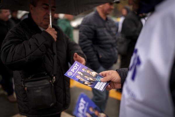 Parliamentary elections underway in Romania