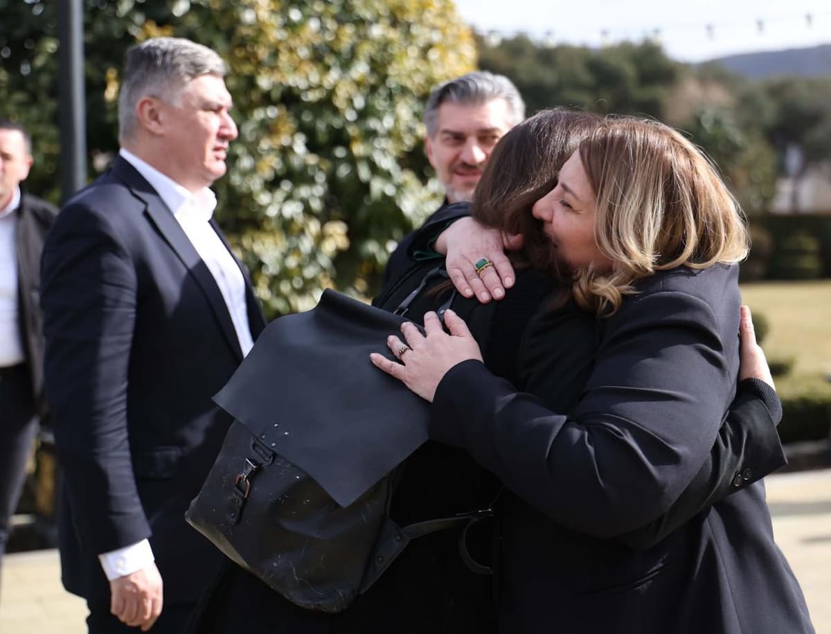 <p style="text-align: justify">The official visit of the President of Croatia to Georgia has concluded.</p><p style="text-align: justify">Georgian President Mikheil Kavelashvili thanked Zoran Milanović and his spouse, Sanja Musić Milanović, for their visit.</p><p style="text-align: justify">“My wife and I were delighted to meet Mr. Zoran and Mrs. Sanja and hope that we will have many more opportunities to meet again and further elevate cooperation between Croatia and Georgia to the highest level.</p><p style="text-align: justify">“I would like to thank my colleague and his spouse for their visit and for honouring our country,” Kavelashvili wrote.</p>