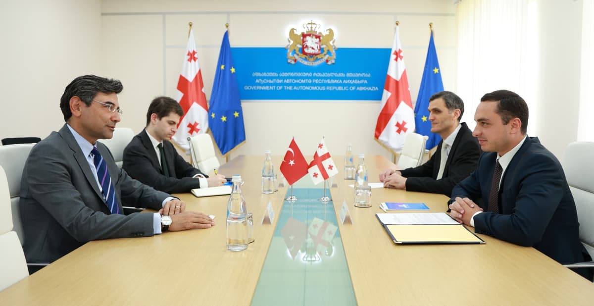 Abkhazia government chair meets Turkish ambassador to Georgia