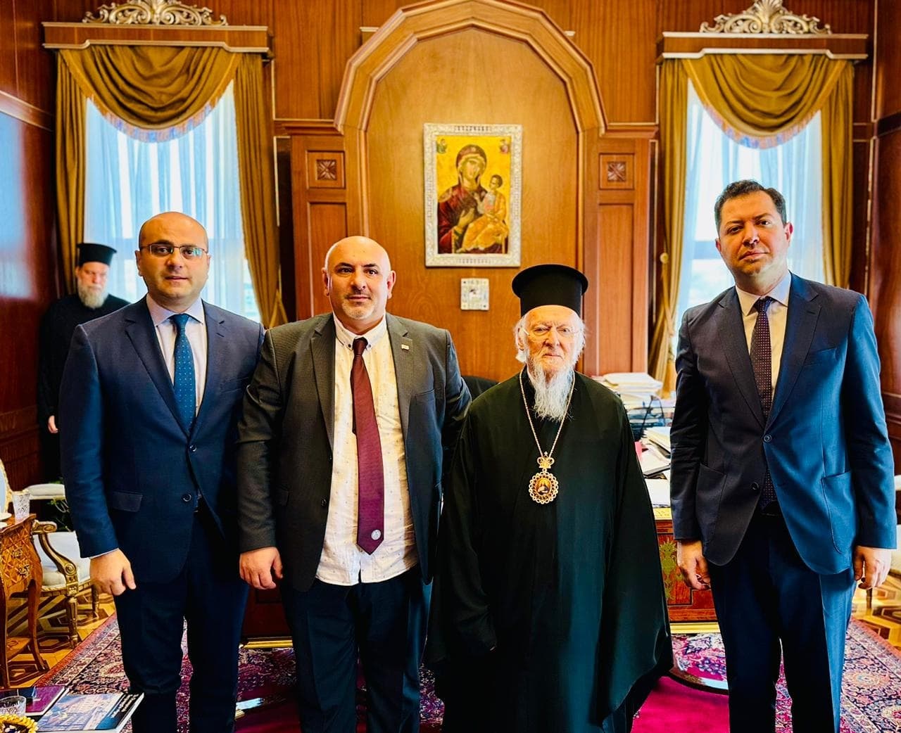 Frontnews image description