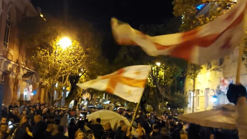 აჭარის მთავრობის სახლთან მიხეილ სააკაშვილის მხარდამჭერ აქციაზე რამდენიმე ადამიანი დააკავეს