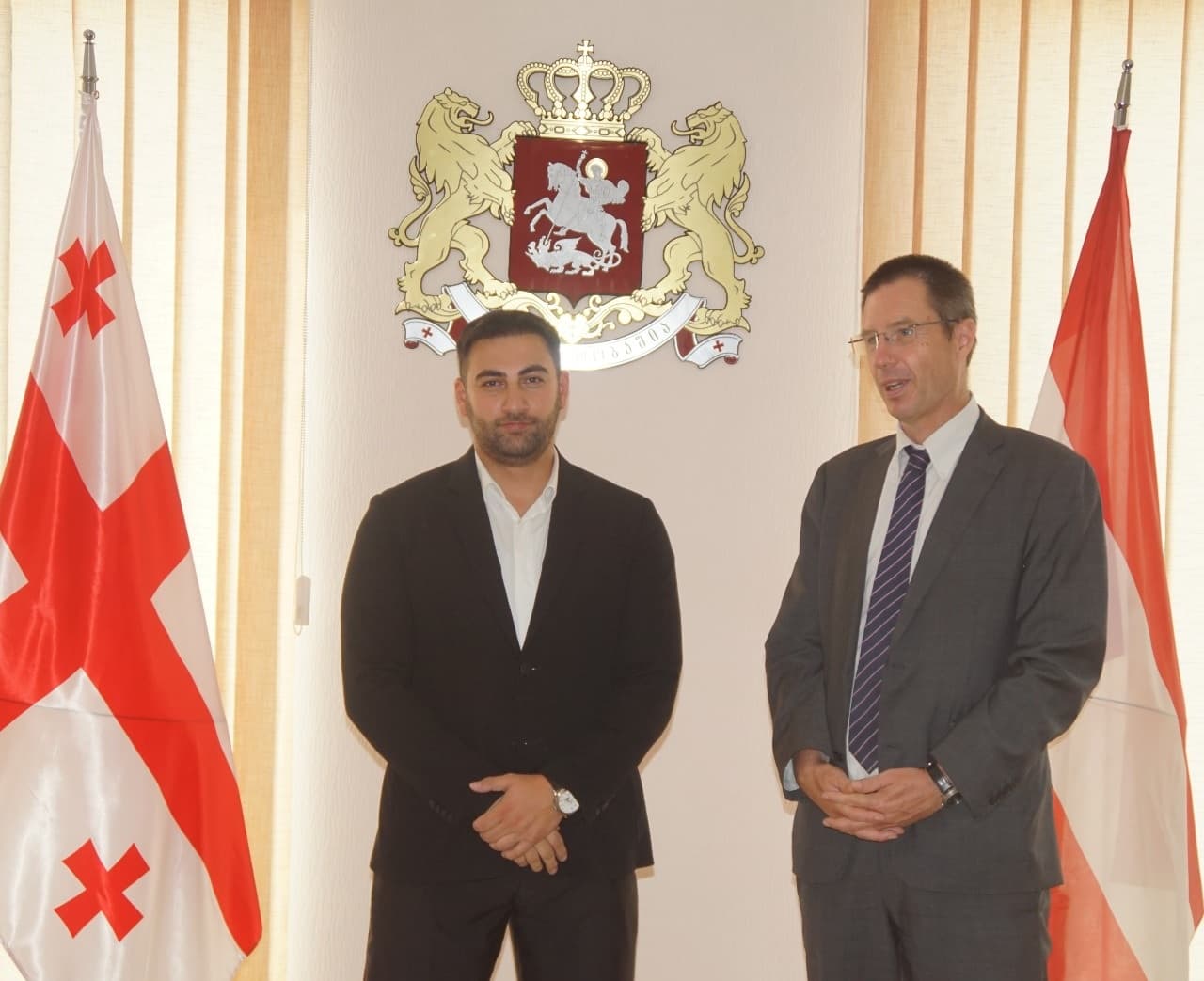 Frontnews image description