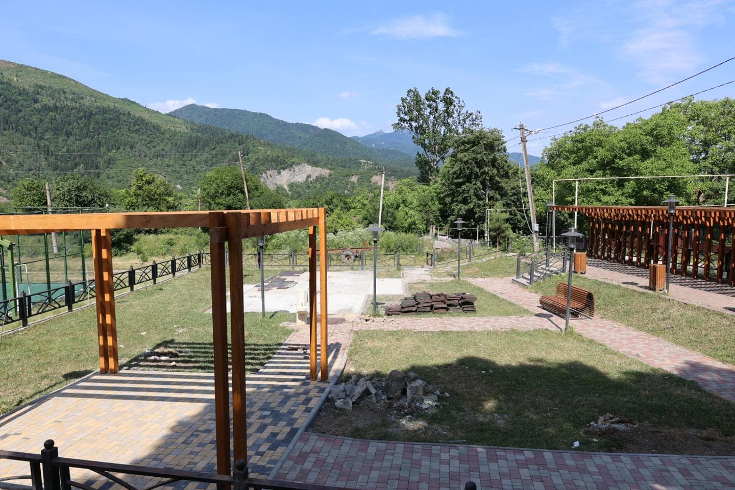 Frontnews image description