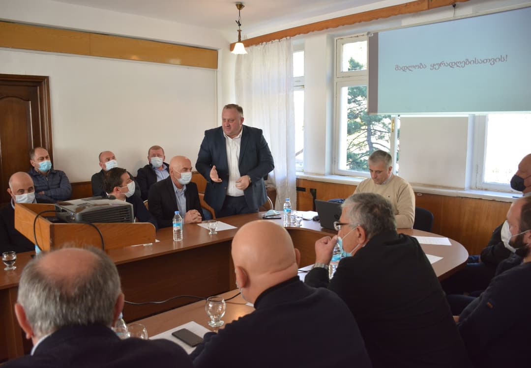 ჭიათურის საკრებულოს თავმჯდომარედ ალექსანდრე ციცქიშვილი აირჩიეს