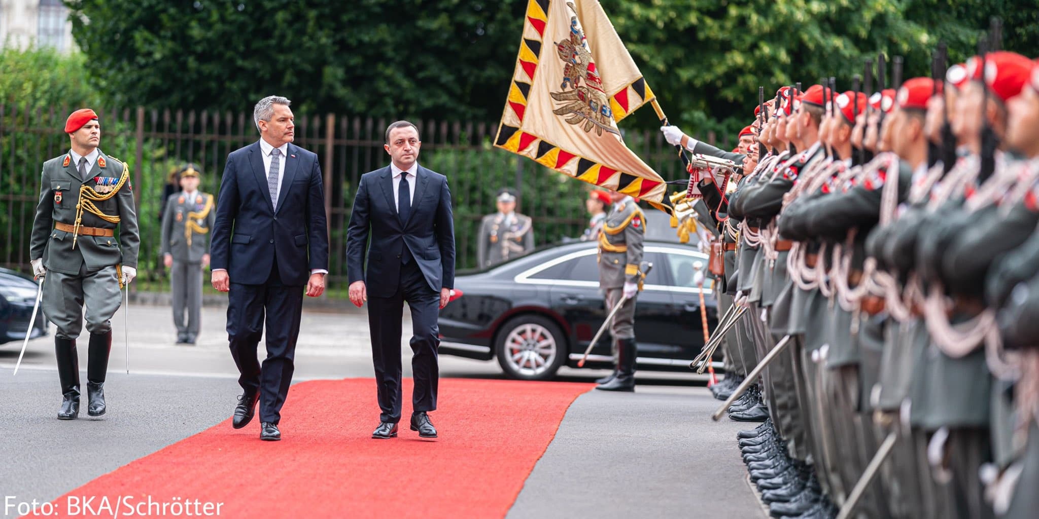 Frontnews image description