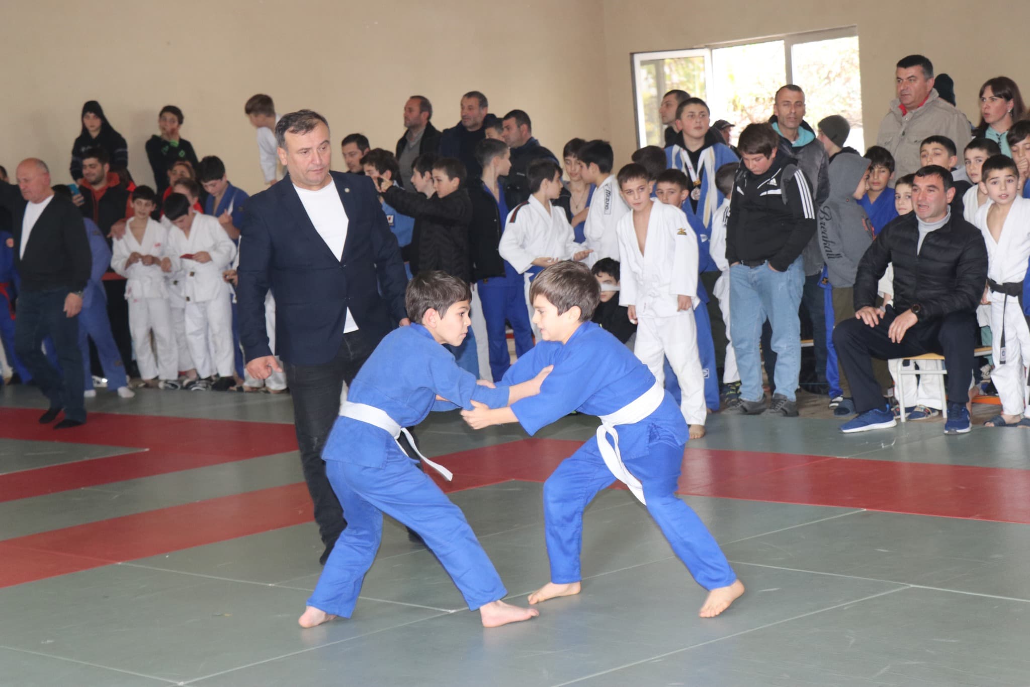 Frontnews image description