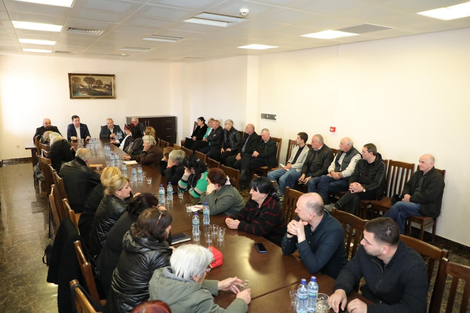 Frontnews image description