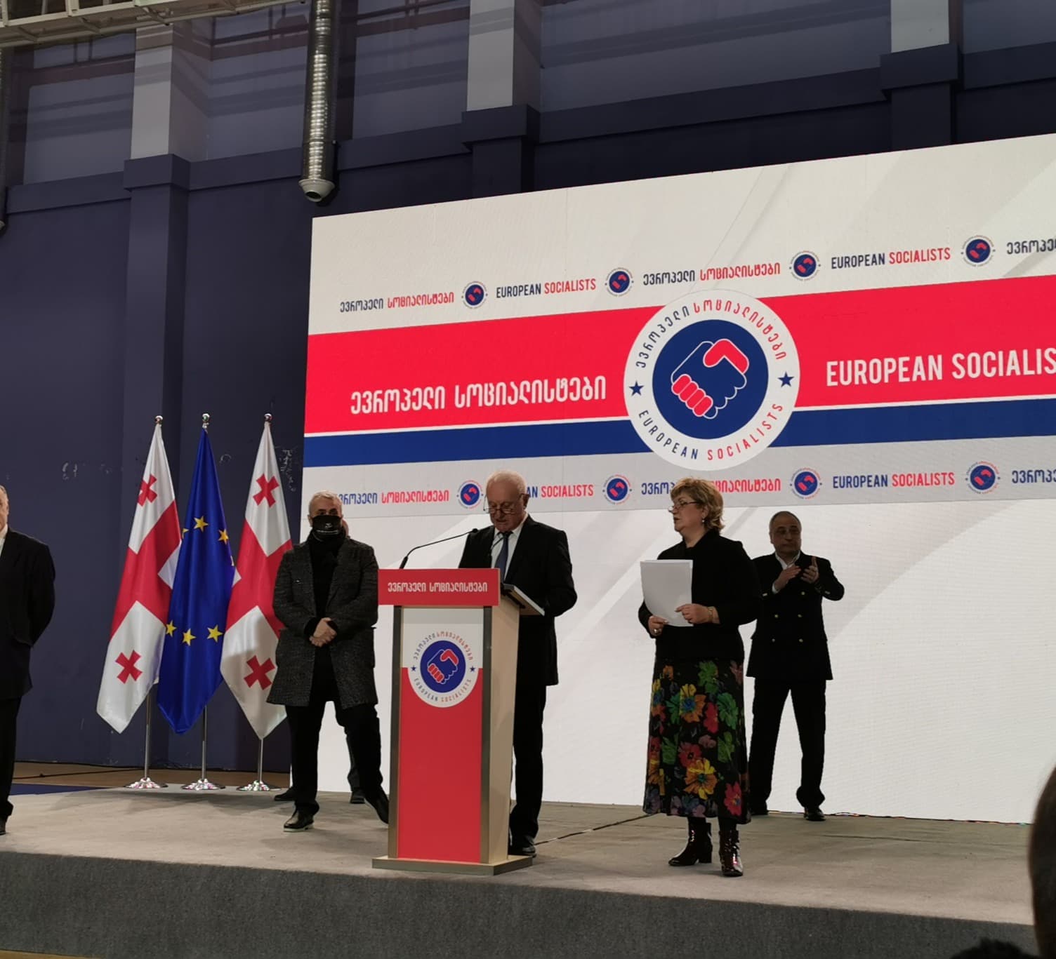 Frontnews image description