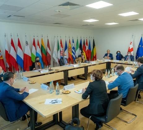 Frontnews image description