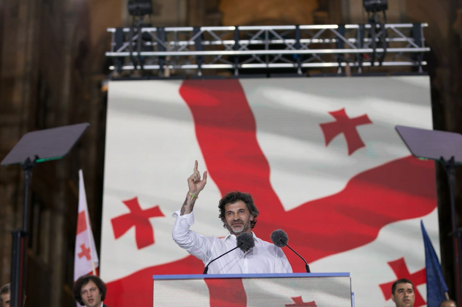 Frontnews image description