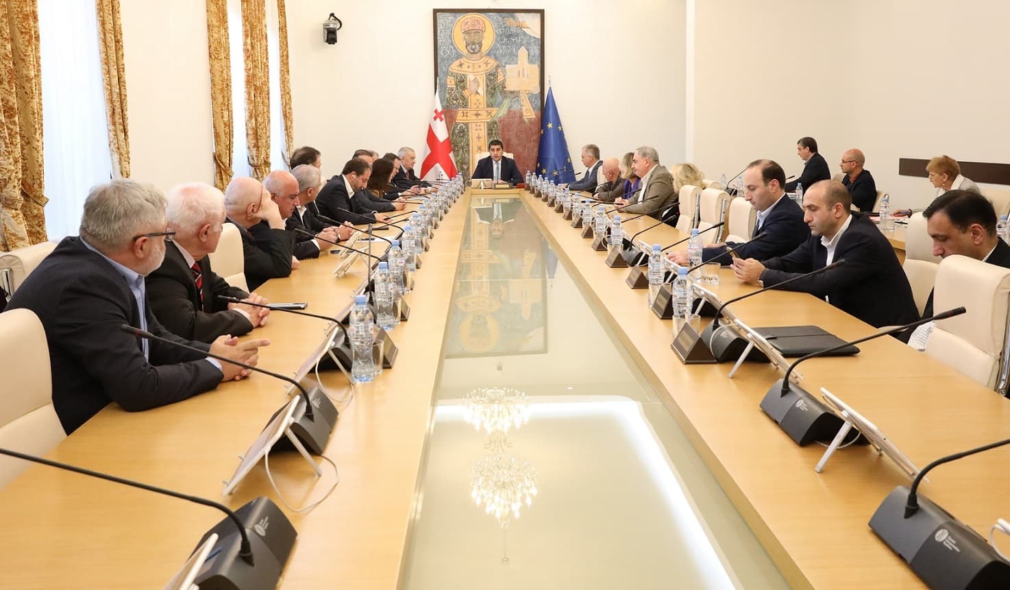 Frontnews image description