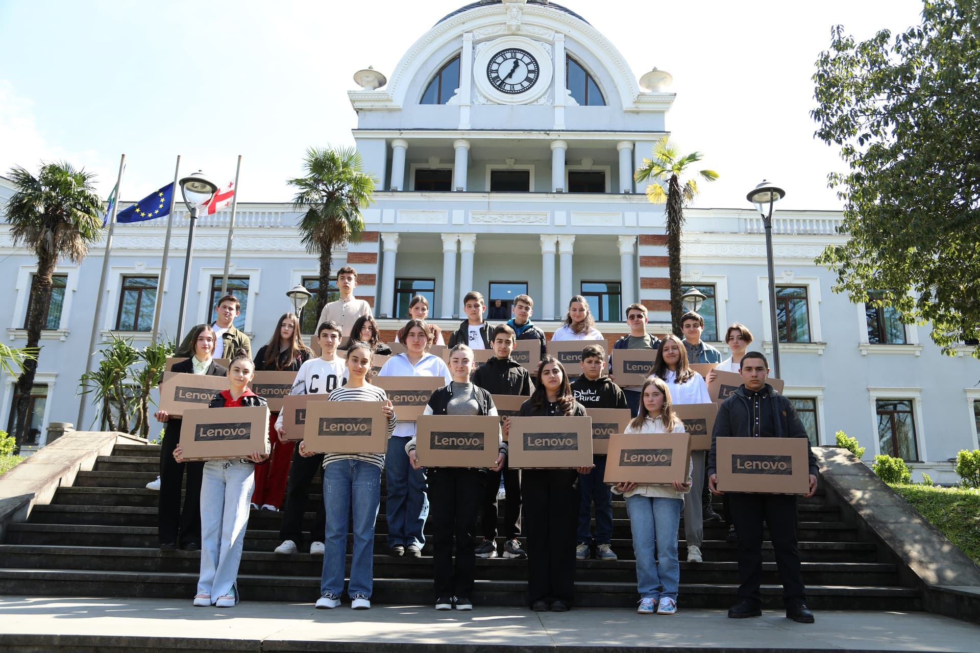 Frontnews image description