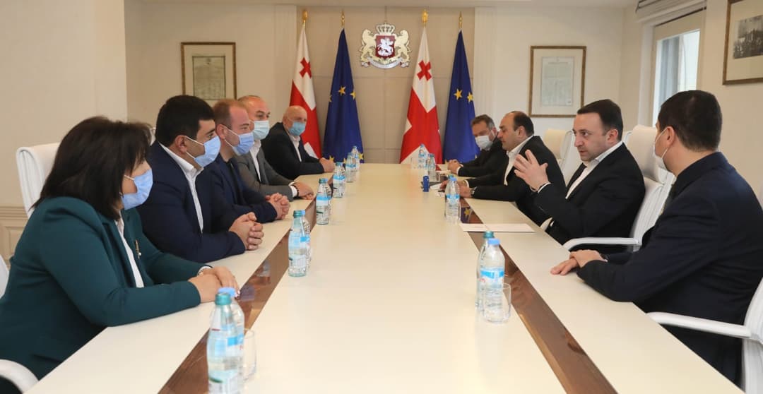 პრემიერ-მინისტრმა სამცხე-ჯავახეთის მუნიციპალიტეტების მერებთან მოქალაქეებისთვის პრიორიტეტული პროექტების განხორციელების აუცილებლობაზე ისაუბრა