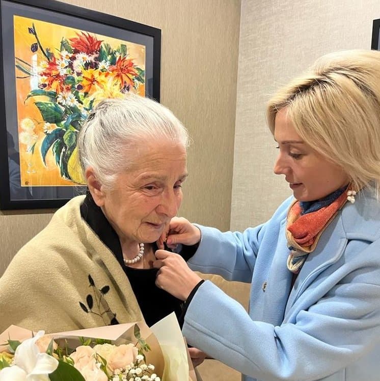 Frontnews image description