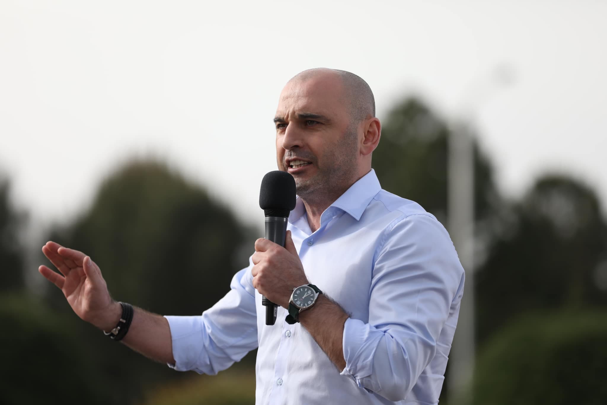 Frontnews image description