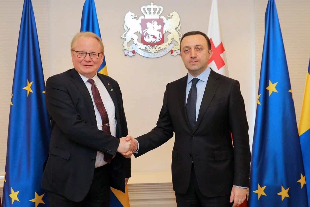 Frontnews image description