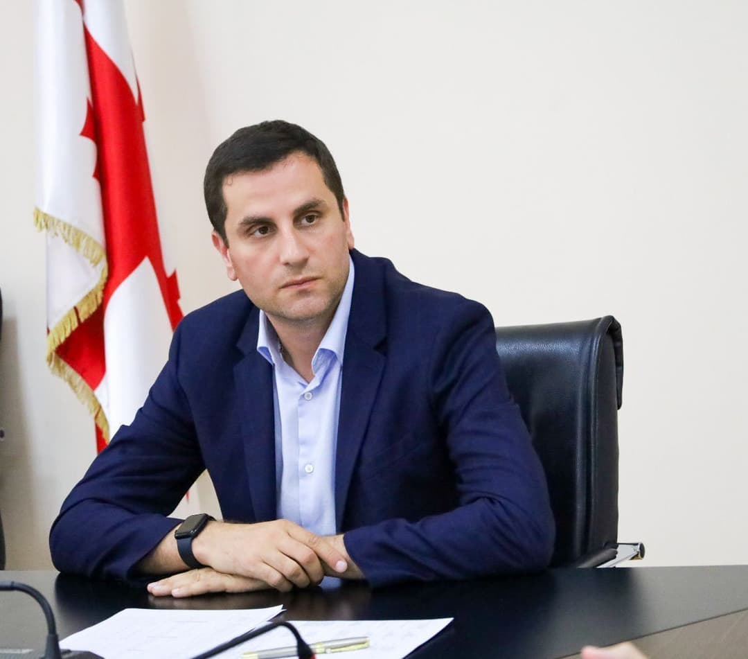 ბესიკ ამირანაშვილი – მინდა, თითოეულ ქართველს მოგილოცოთ ისტორიული დღე, რომელიც ჩვენი სახელმწიფოს ევროატლანტიკური ინტეგრაციისკენ გადადგმული უდიდესი ნაბიჯია