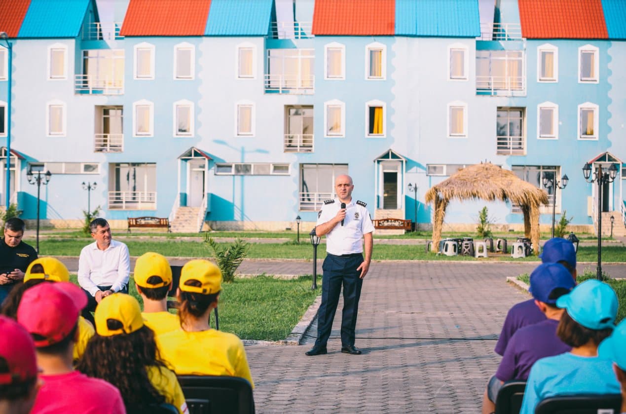 Frontnews image description