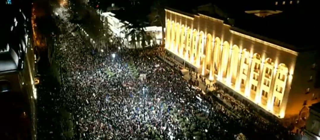 გიორგი ვაშაძე – ორივე მხრიდან დავიძრათ და მოვაქციოთ ალყაში პარლამენტი