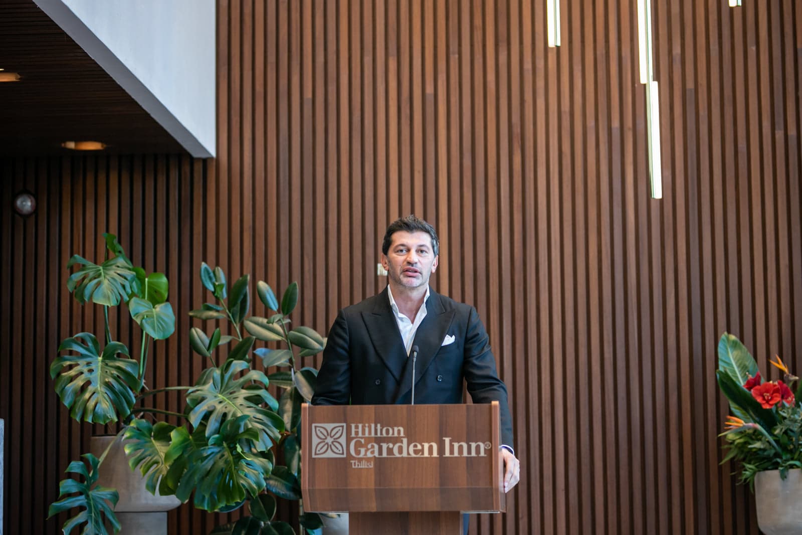 Frontnews image description