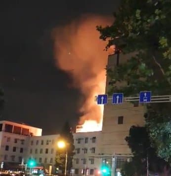 არქივის შენობის მიმდებარე ტერიტორიაზე ხანძარია