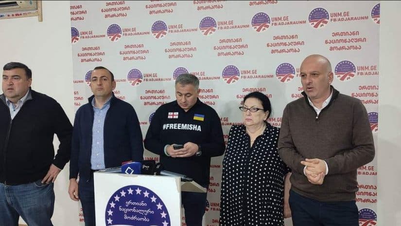 აჭარის უმაღლესი საბჭოს ოპოზიციონერი დეპუტატები პროტესტის ნიშნად სხდომებს აღარ დაესწრებიან