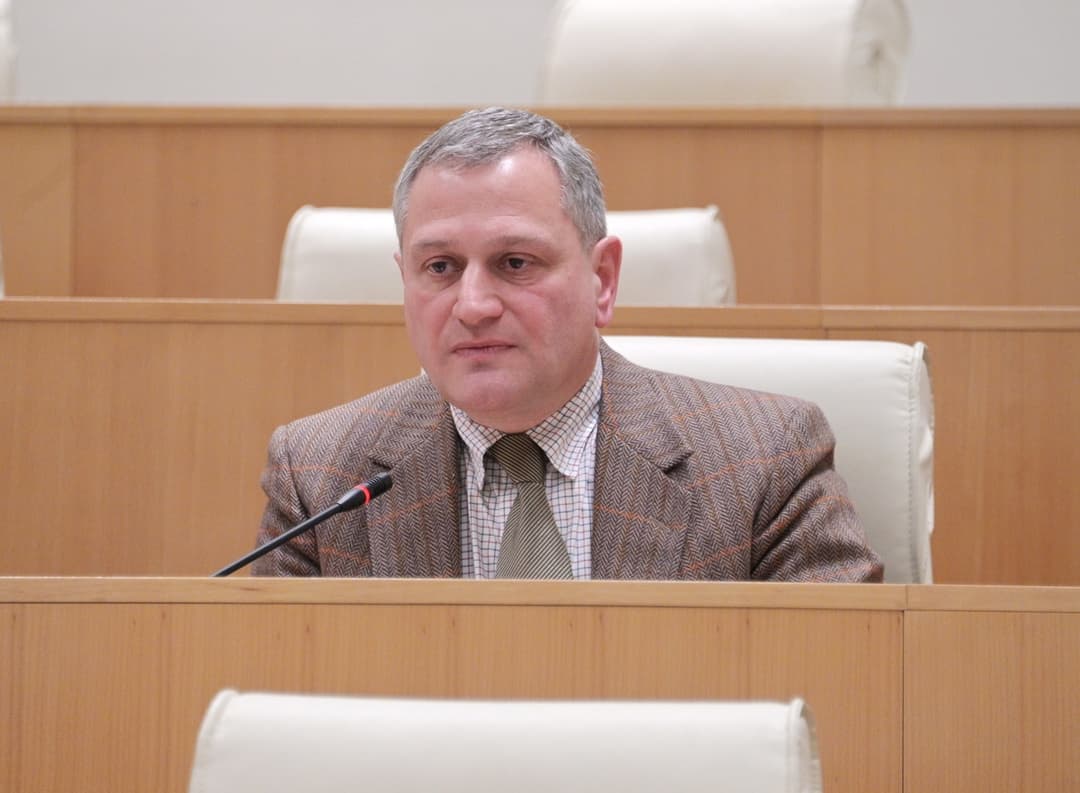 არმაზ ახვლედიანი – საინიციატივო ჯგუფის “ბახმაროს გადარჩენისთვის“ სახელით წერილს ჩავაბარებ პრემიერ-მინისტრის კანცელარიას, სადაც მოვითხოვთ “ორბის“ პროექტის შეჩერებას