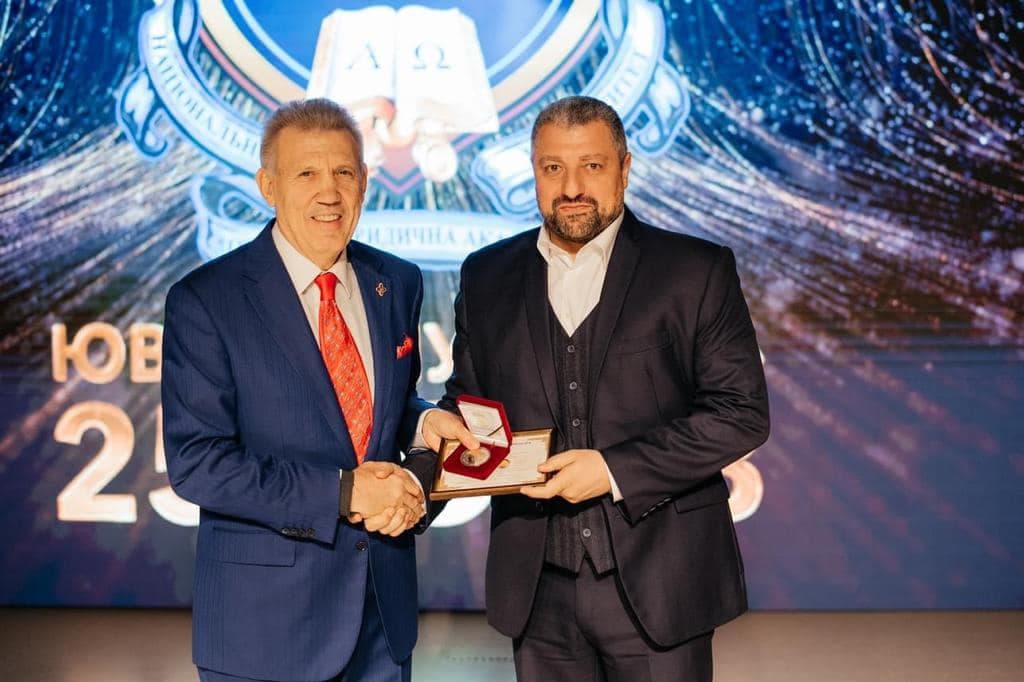 Frontnews image description