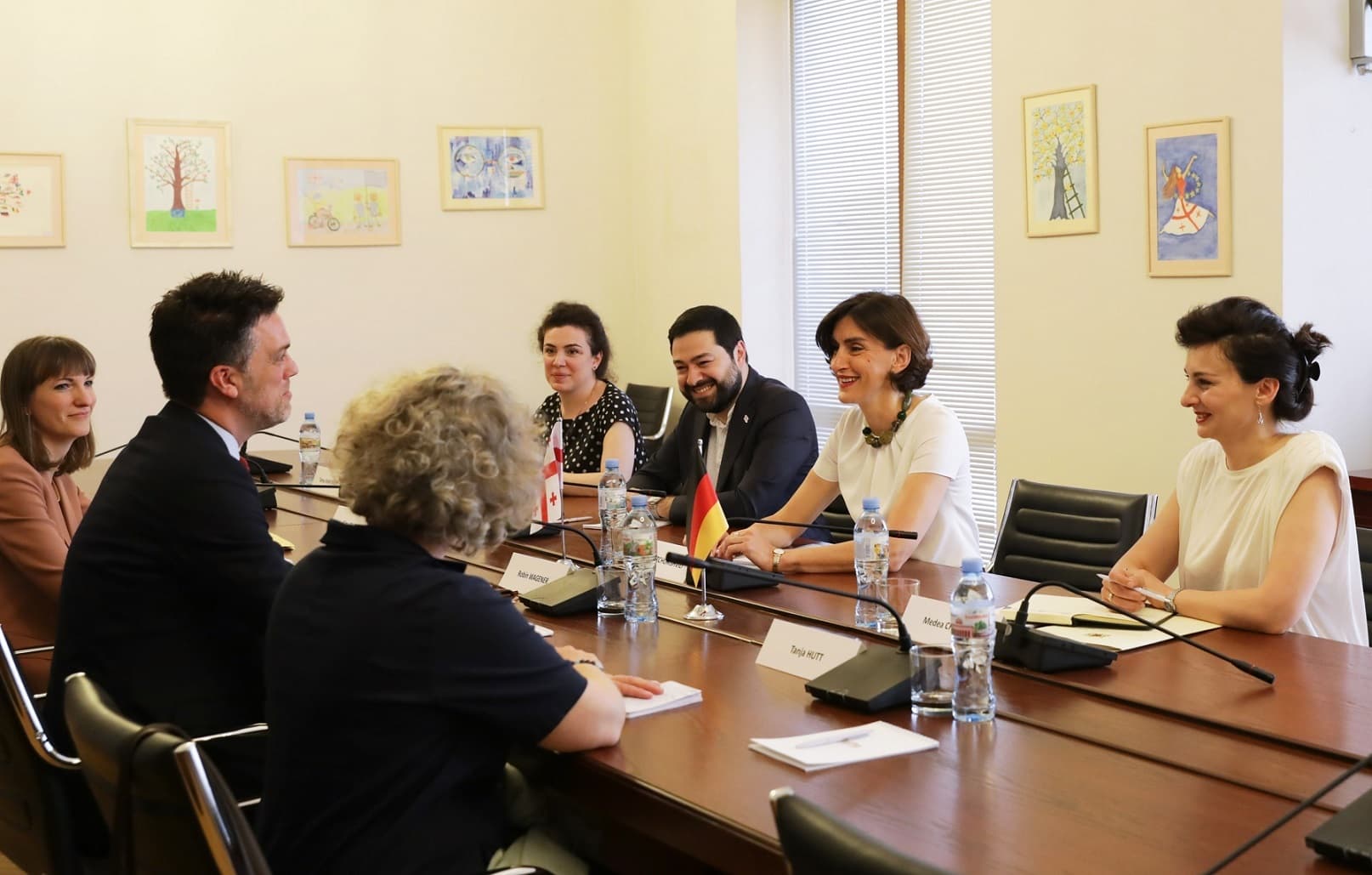 Frontnews image description