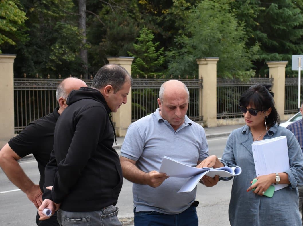 ადგილობრივი ხელისუფლების წარმომადგენლებმა ბორჯომის მუნიციპალიტეტში მიმდინარე ინფრასტრუქტურული პროექტები დაათვალიერეს