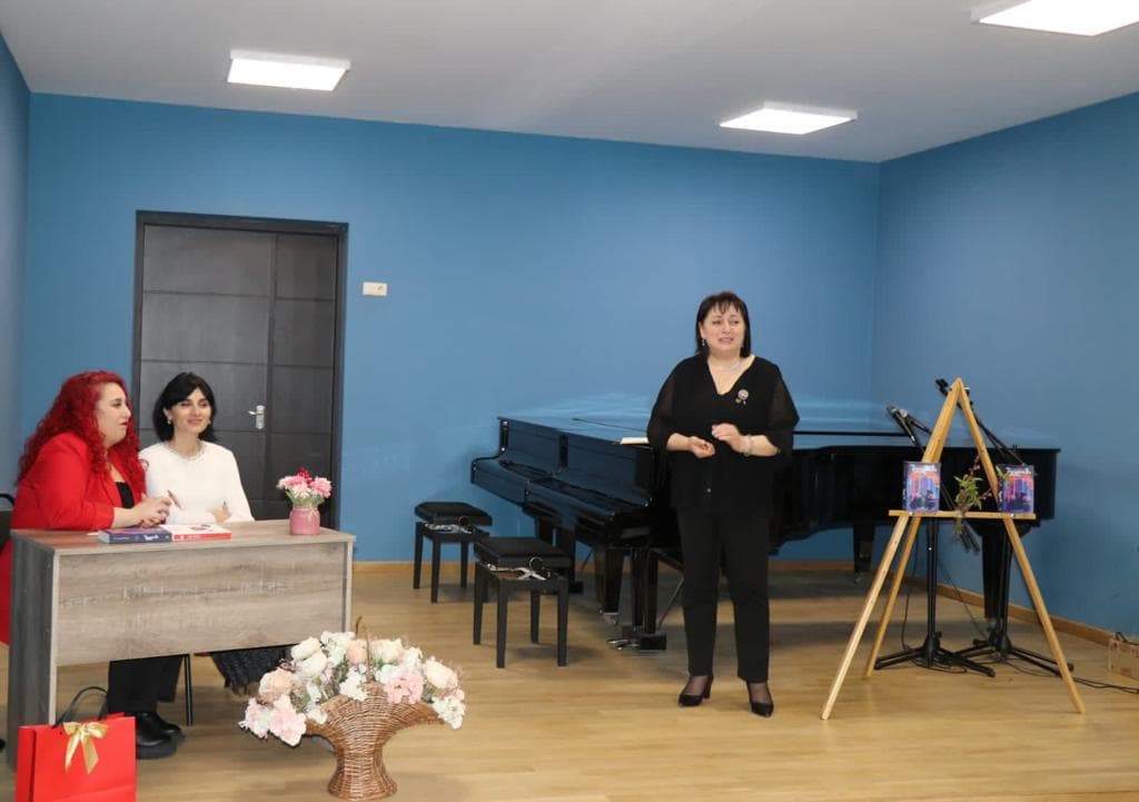 Frontnews image description