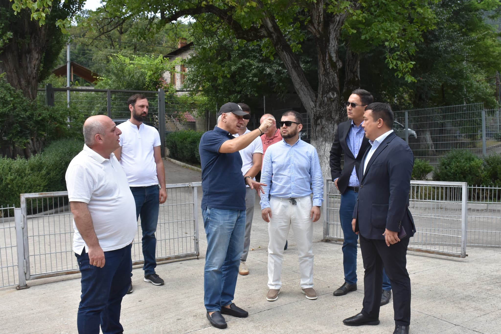 Frontnews image description