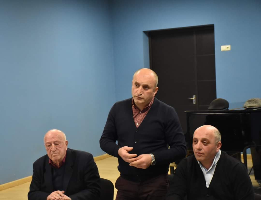 ბორჯომის მერი და საკრებულოს თავმჯდომარე “საზოგადოებრივი აზრის დარბაზის” წევრებს შეხვდნენ