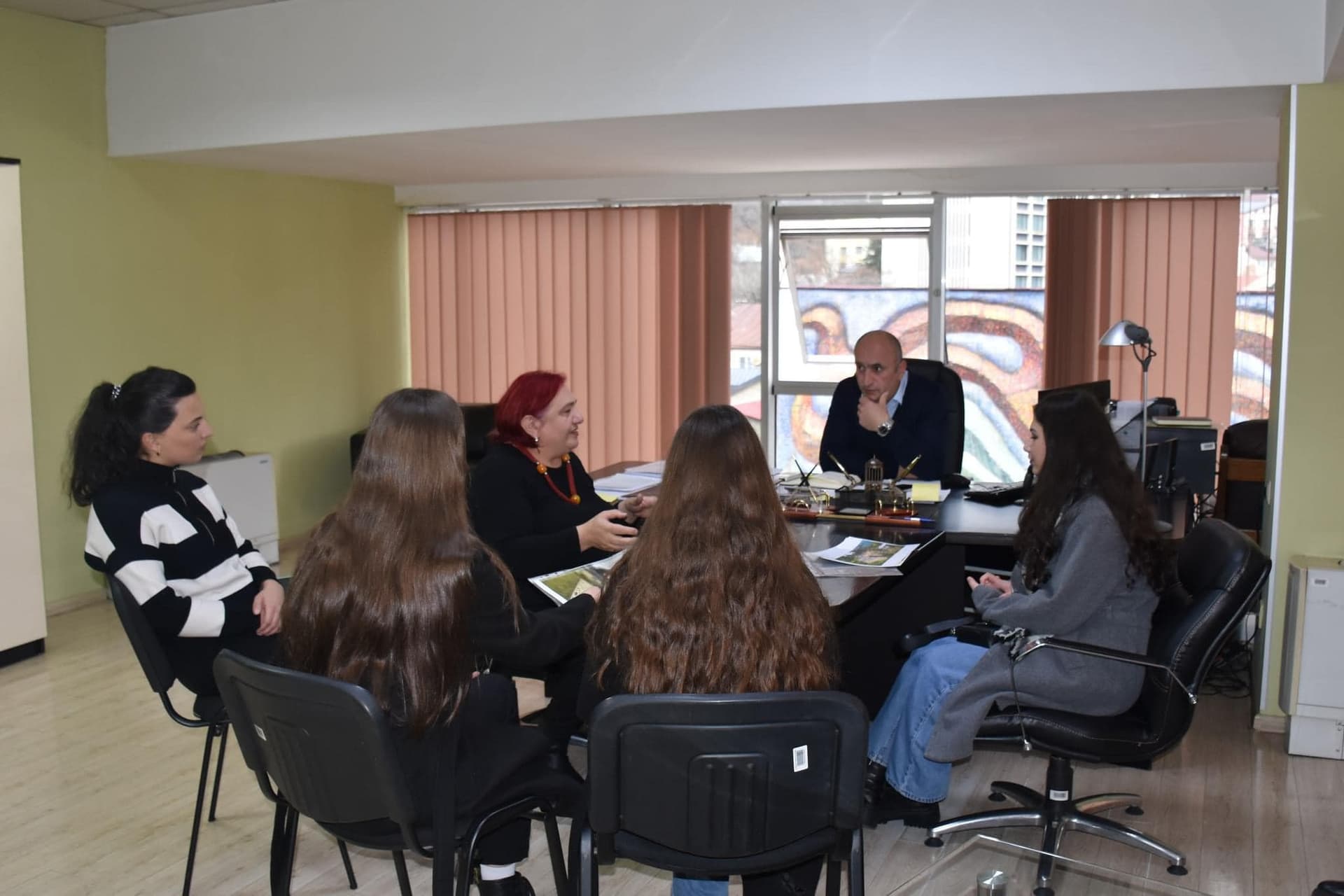 Frontnews image description