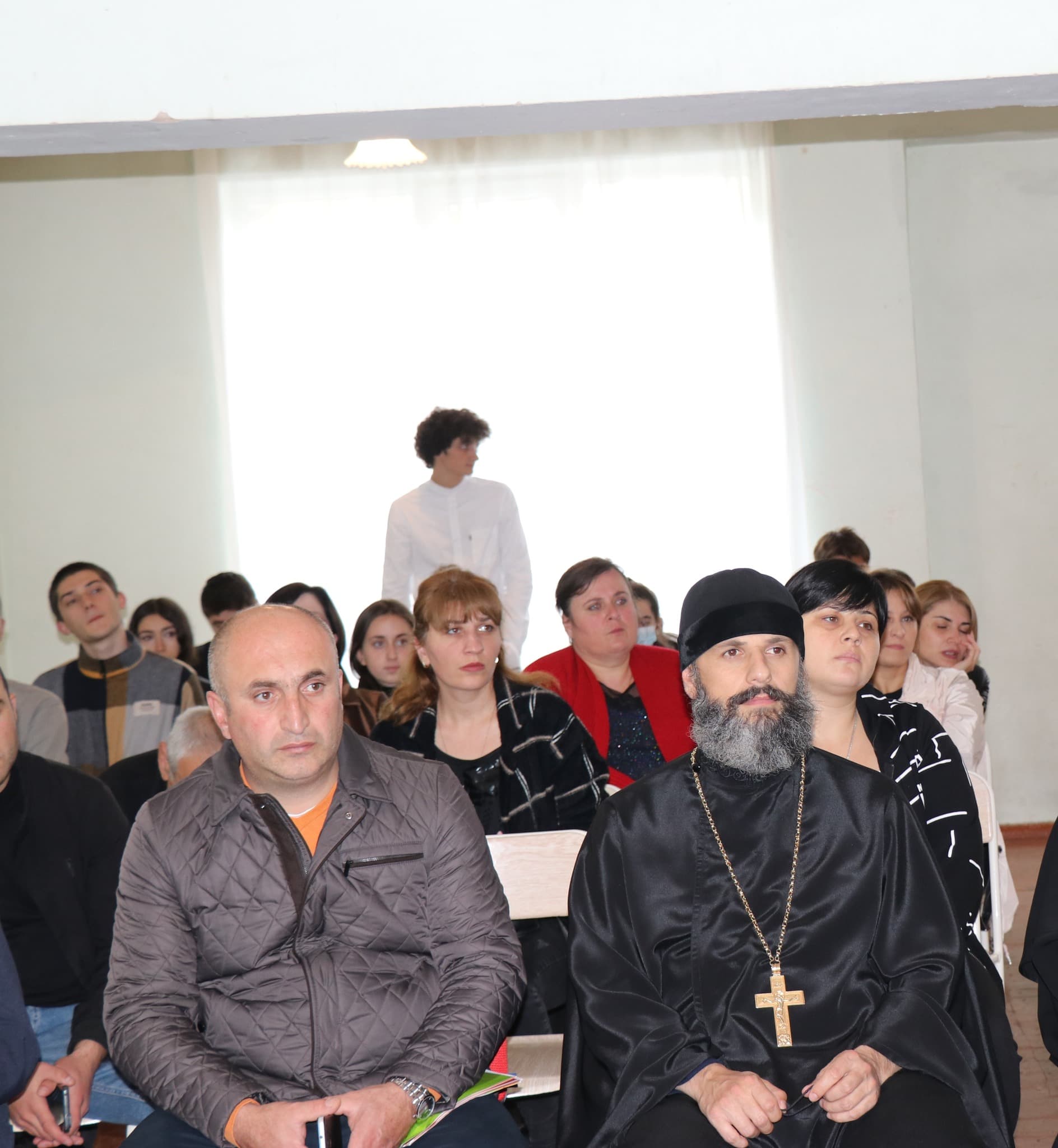 Frontnews image description