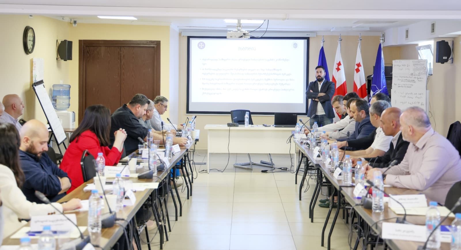 Frontnews image description