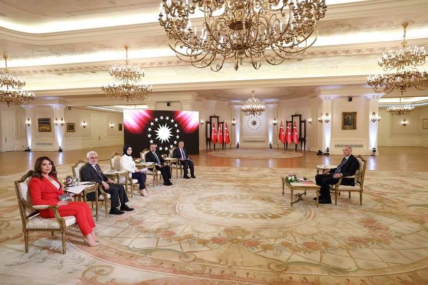 ერდოღანი პირდაპირ ეთერში შეუძლოდ გახდა