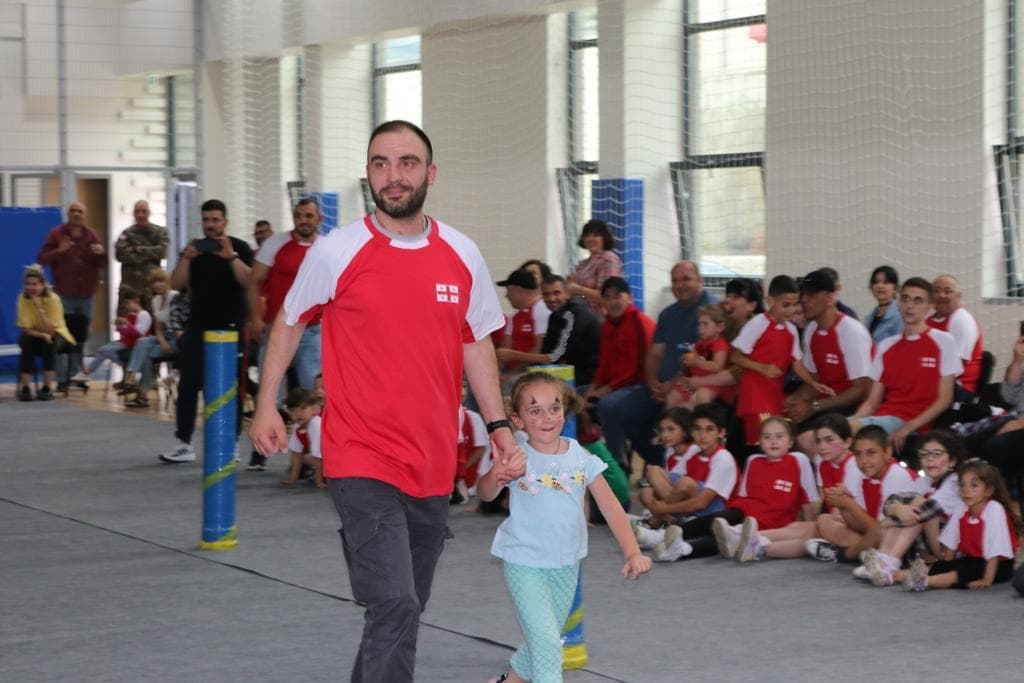 წეროვანში დაშავებული სამხედროების შვილებს უმასპინძლეს