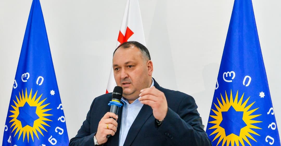 იოსებ ხახალეიშვილი – მინდა, ბატონ პაატა ბურჭულაძეს მივმართო, არ შეფერის თქვენი დონის ხელოვანს ასეთი იაფფასიანი ტრიუკები, იმიჯს ნუ შეილახავთ