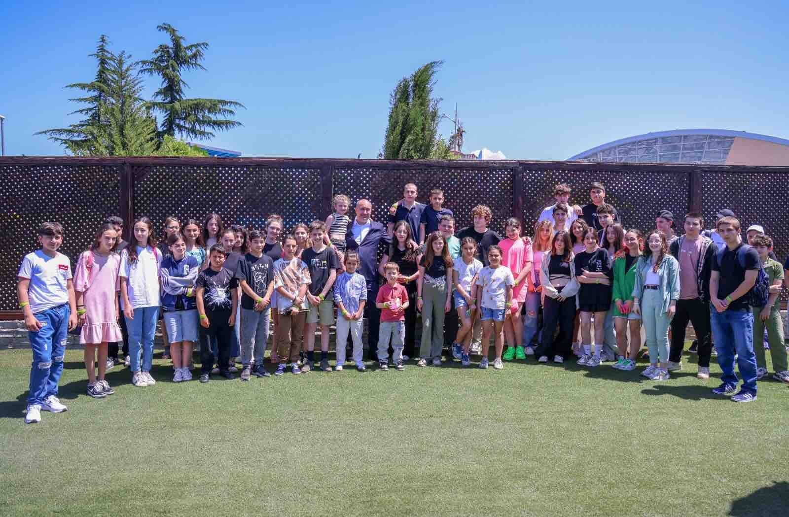 Frontnews image description