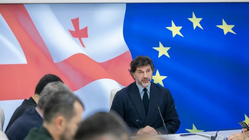 კახა კალაძე – არ დაუჯეროთ არავის, გაქვთ იმის ინტელექტი, წაიკითხოთ ეს კანონი, სხვა ქვეყნებში მიღებულიც და შეადაროთ ერთმანეთს