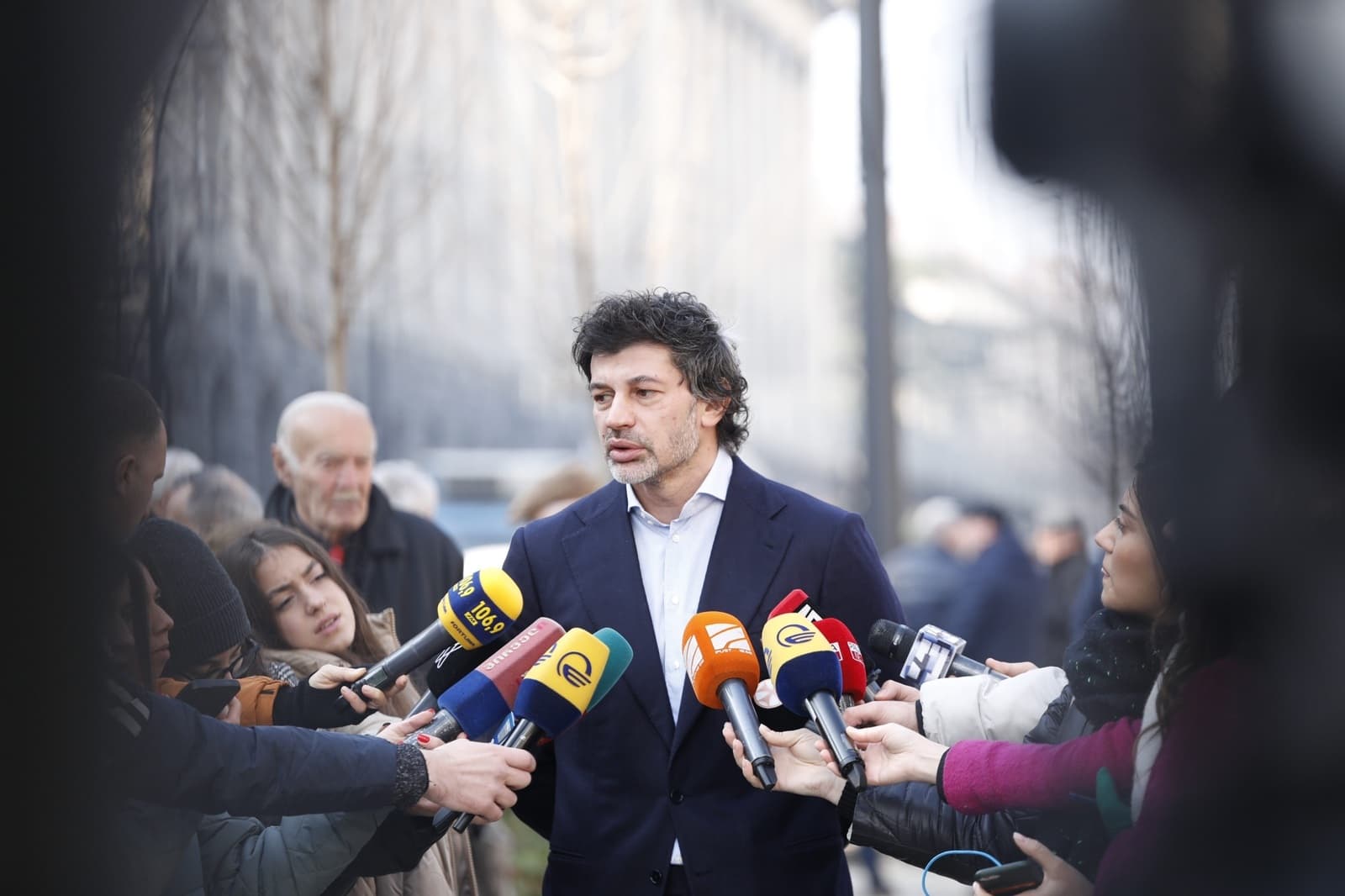 Frontnews image description