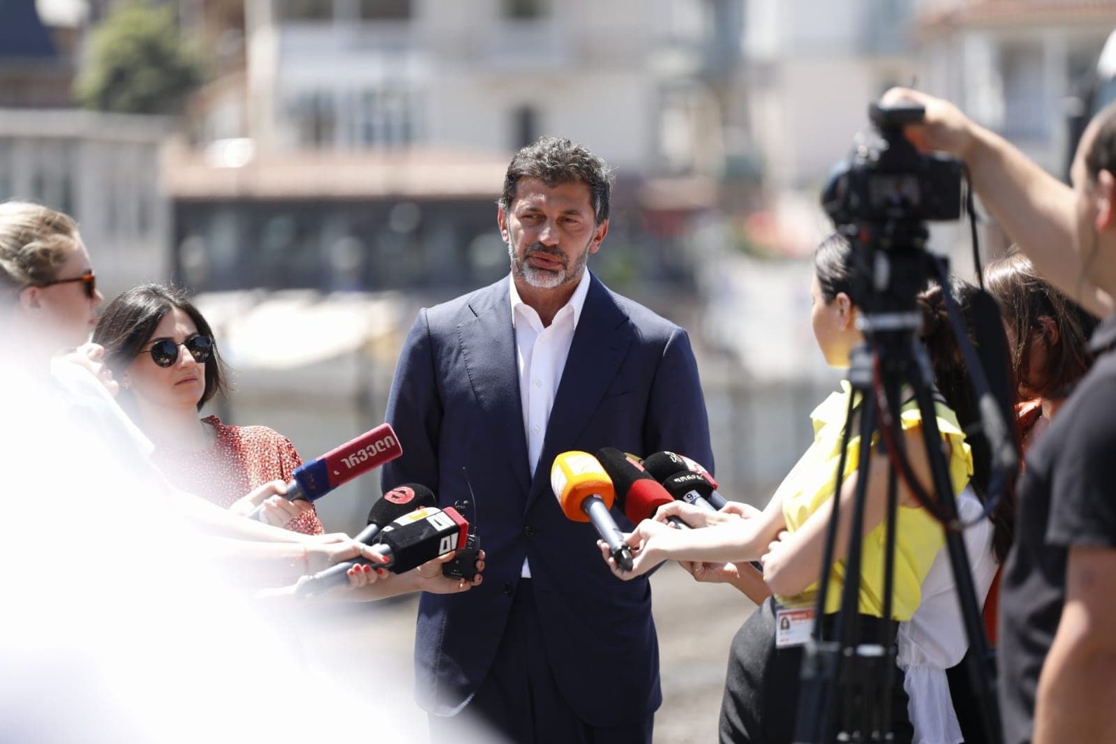 Frontnews image description